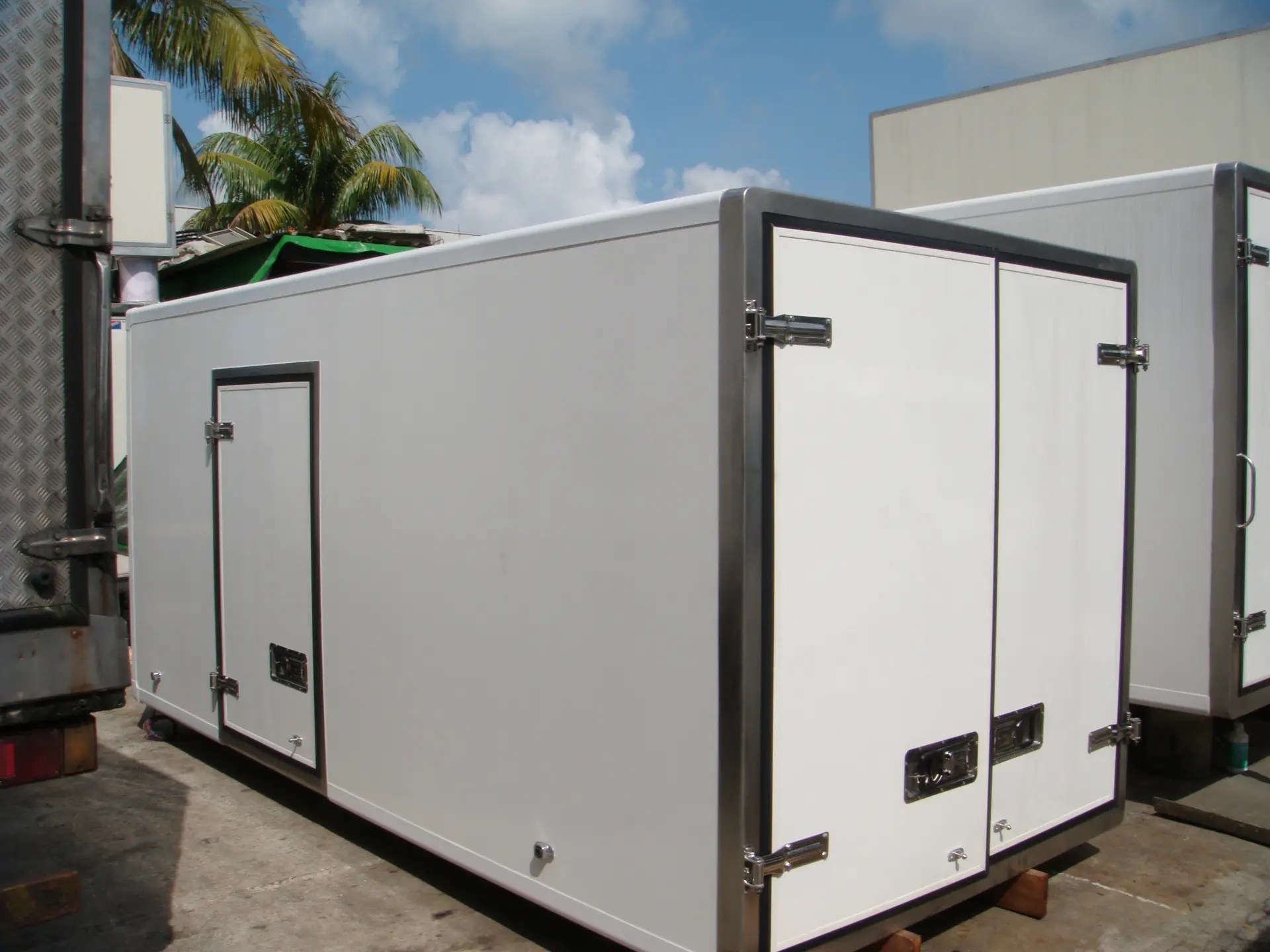 玻璃鋼設備外殼生產(chǎn)流程